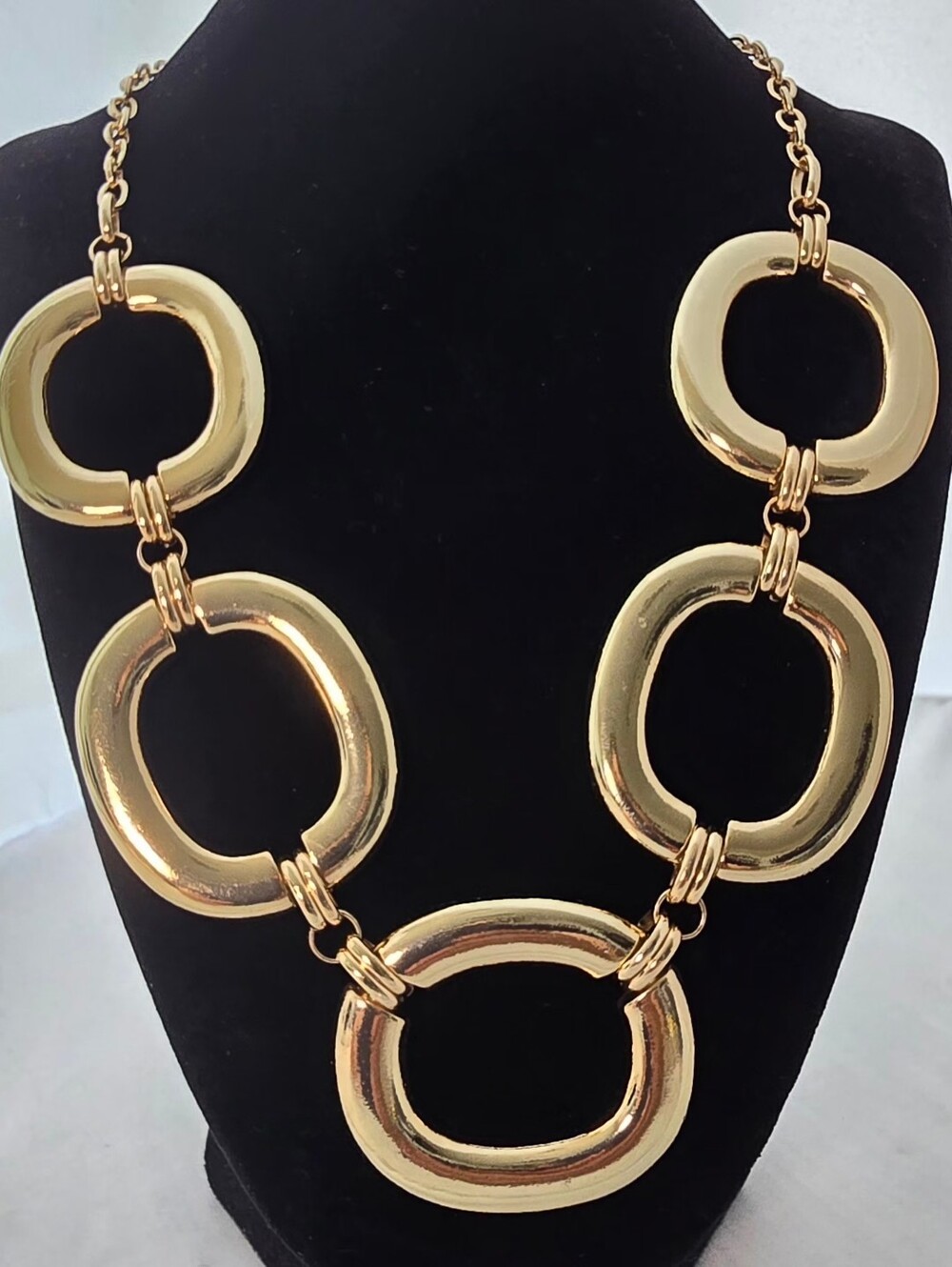 Elegant Gold Link Statement Necklace